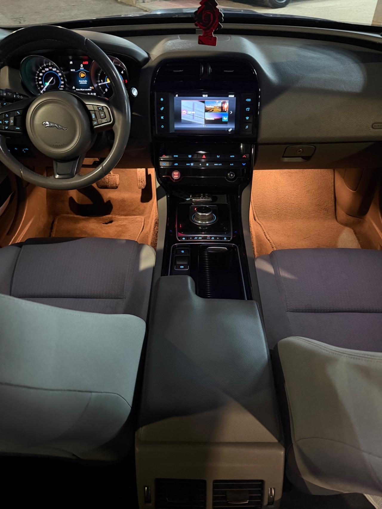 Jaguar XE 2.0 D 163 CV Portfolio