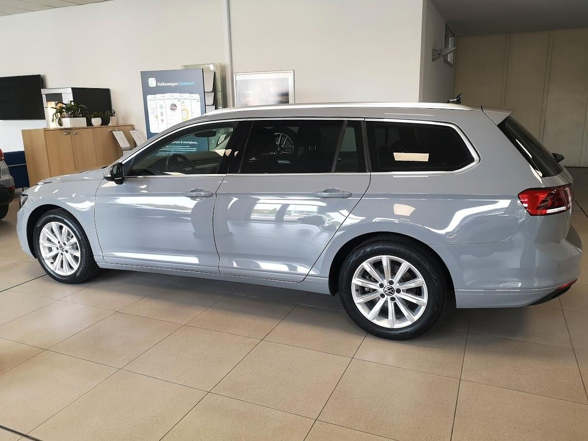 Volkswagen Passat Variant 2.0 TDI SCR EVO DSG Business NAVI - RETROCAMERA