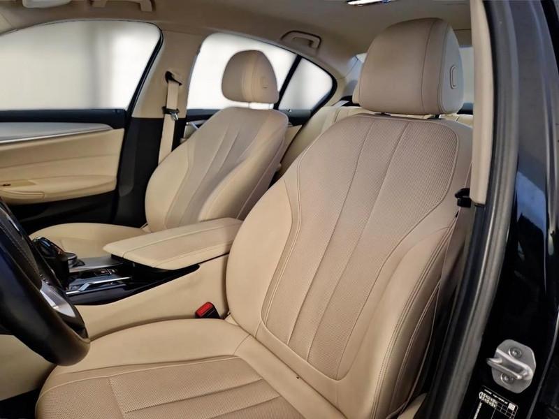 BMW 520 AUT BUSINESS MH48V 4 PORTE BERLINA