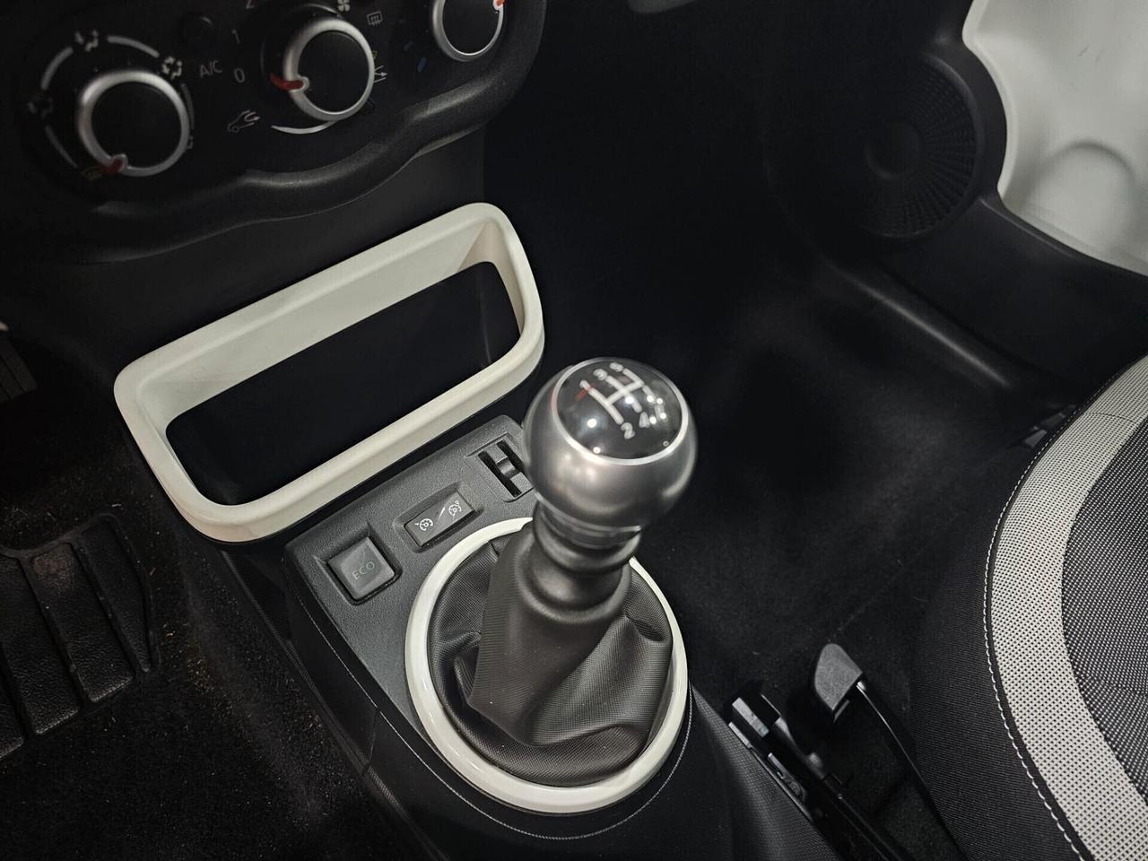 NUOVA RENAULT TWINGO INTENS TCe 0.9 BENZ 90CV TOTAL BLACK EDITION