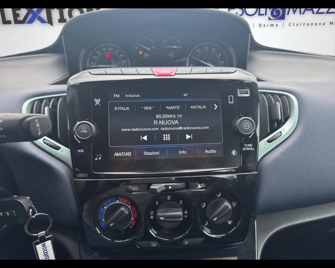 LANCIA Ypsilon 3ª serie - Ypsilon 1.0 FireFly 5 porte S&S Hybrid Gold