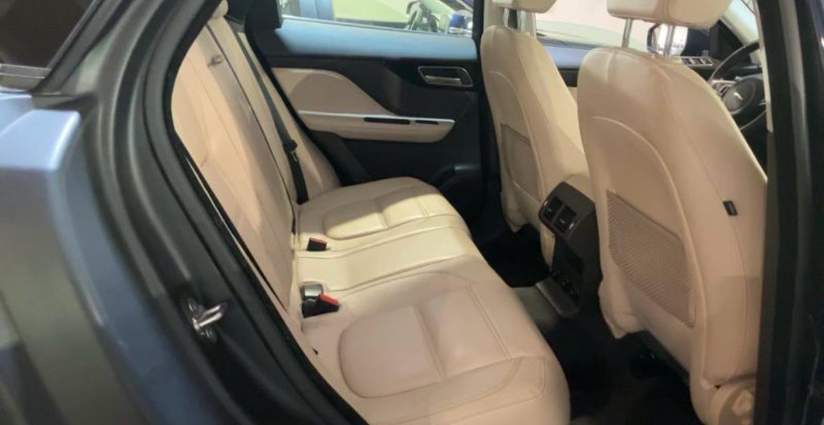 Jaguar F-Pace 2.0 D AWD