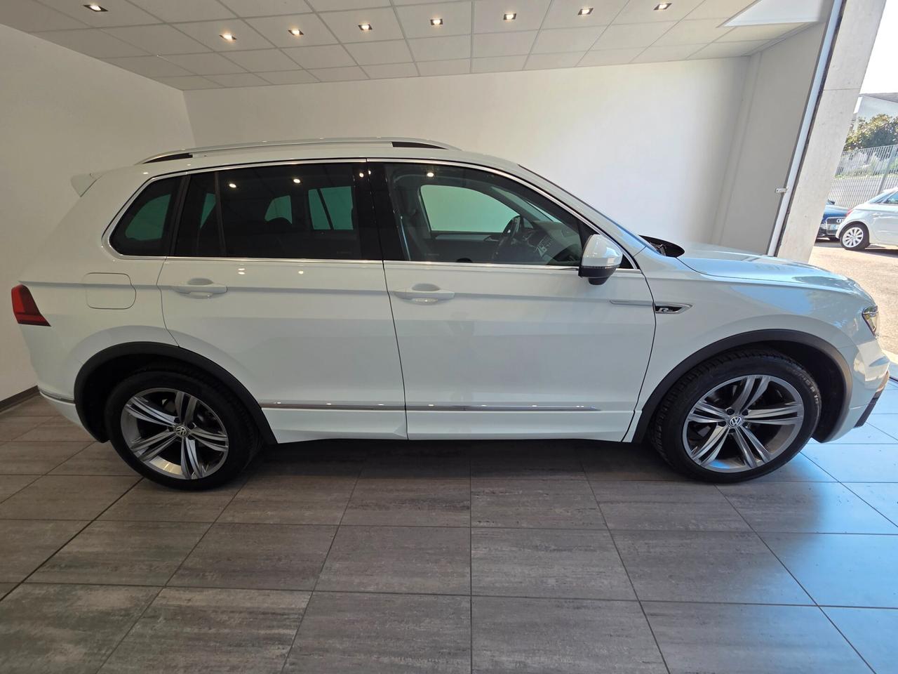 Volkswagen Tiguan 2.0 TDI SCR DSG RLINE EDITION