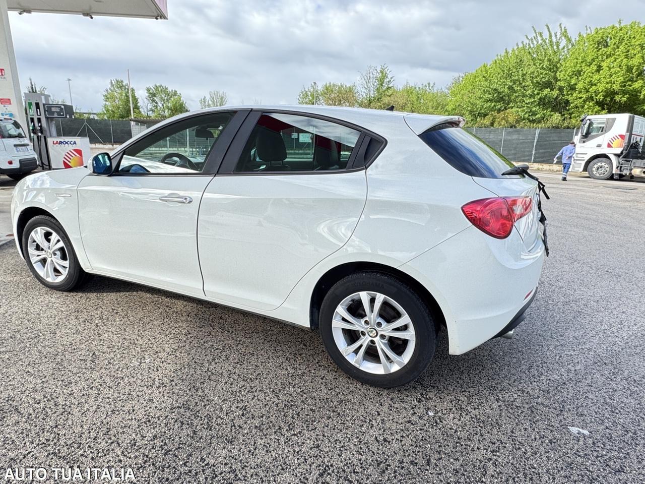 ALFA ROMEO GIULIETTA 1.6 SPORT INTERNI IN PELLE