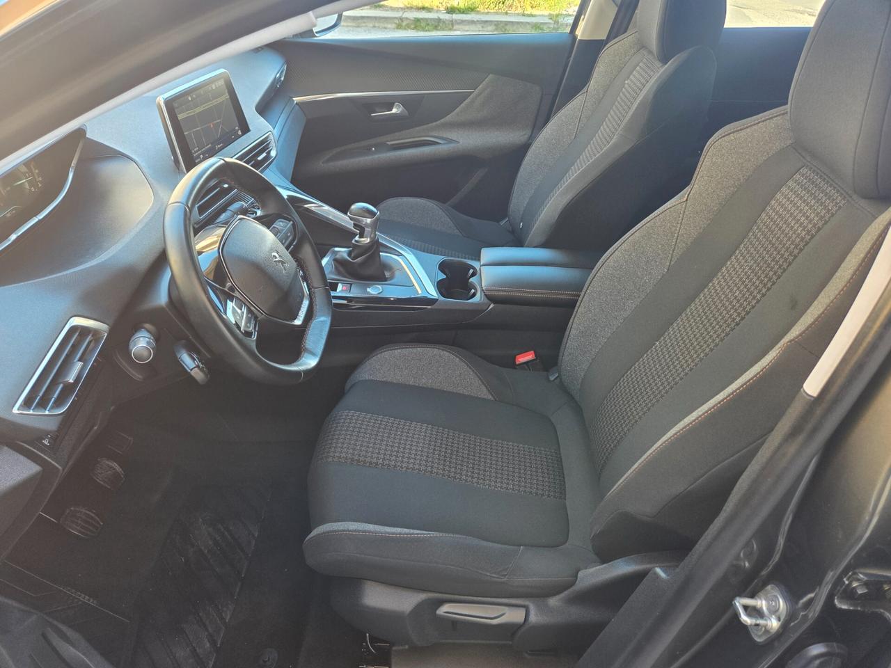 PEUGEOT 3008 1.6 DIESEL 120 CV SOLI KM 110000 CERTIFICATI