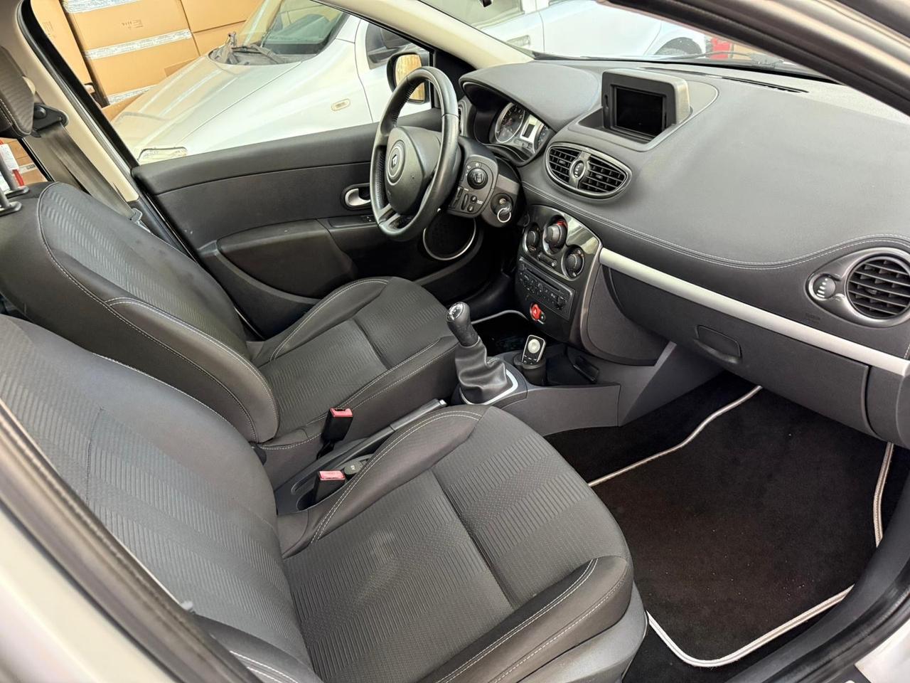 Renault Clio 1.2 16V 5 porte neopatentati