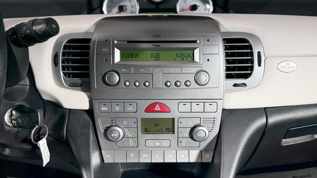 Lancia Ypsilon 1.2 Versus