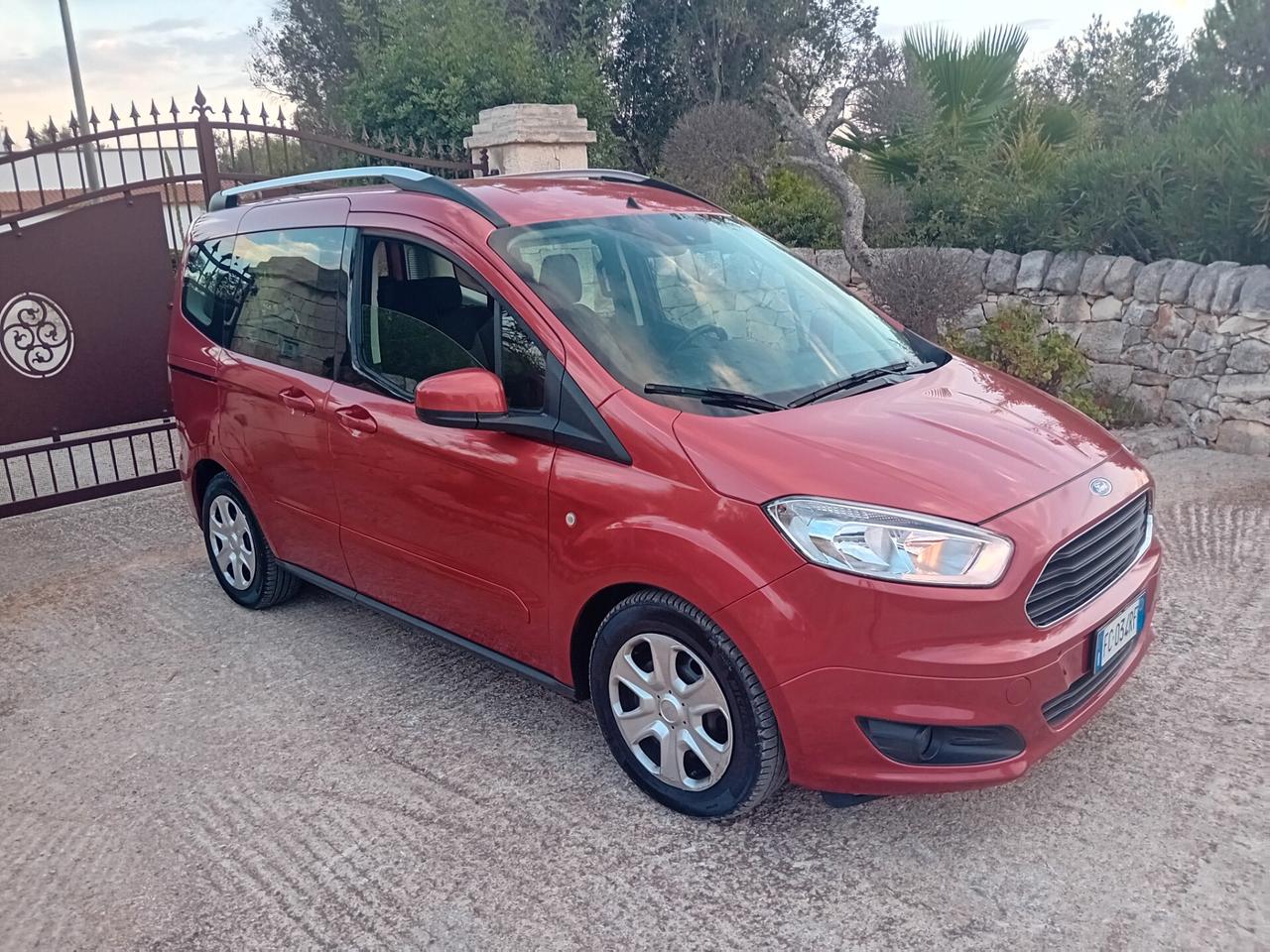 Ford Tourneo Courier 1.0 EcoBoost 100 CV Plus