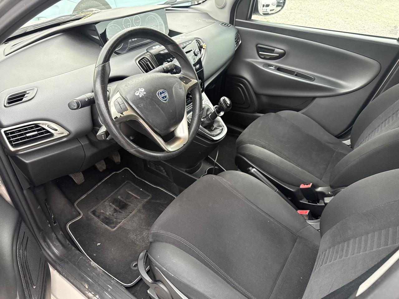 Lancia Ypsilon 1.2 69 CV 5 porte S&S Platinum