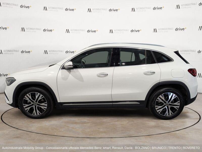 Mercedes-Benz GLA 200 D 4MATIC PROGRESSIVE ADVANCED AUTOMATIC