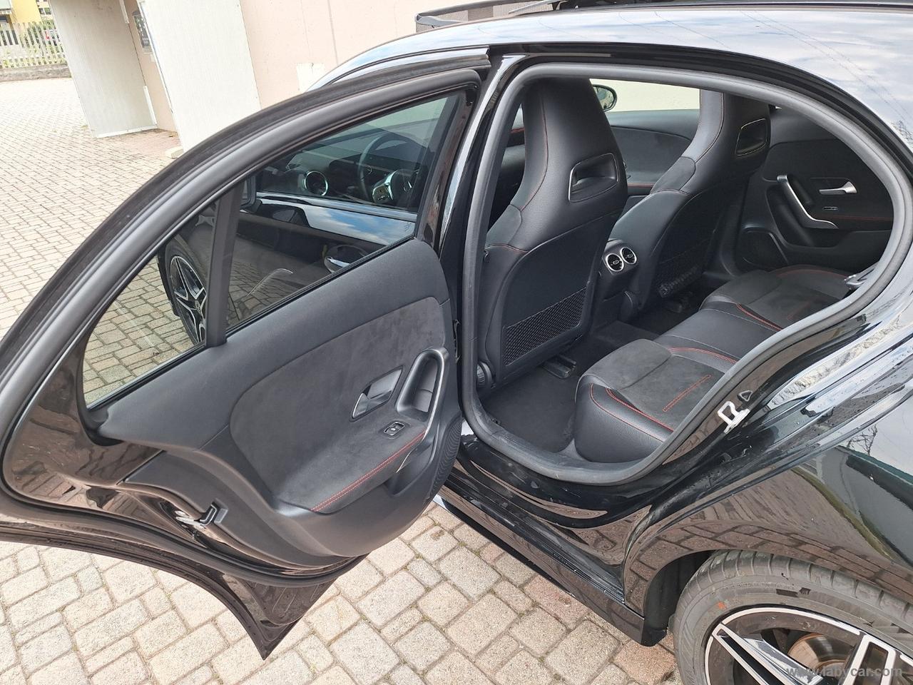 MERCEDES-BENZ A 180 d Automatic Premium AMG NIGHT TETTO