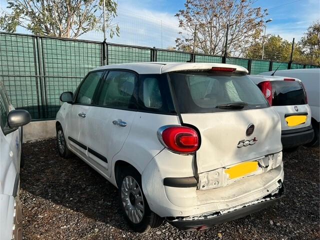 Fiat 500L Pro 1.6 MJT 120CV Urban 4 posti (N1) incidentata sinistrata
