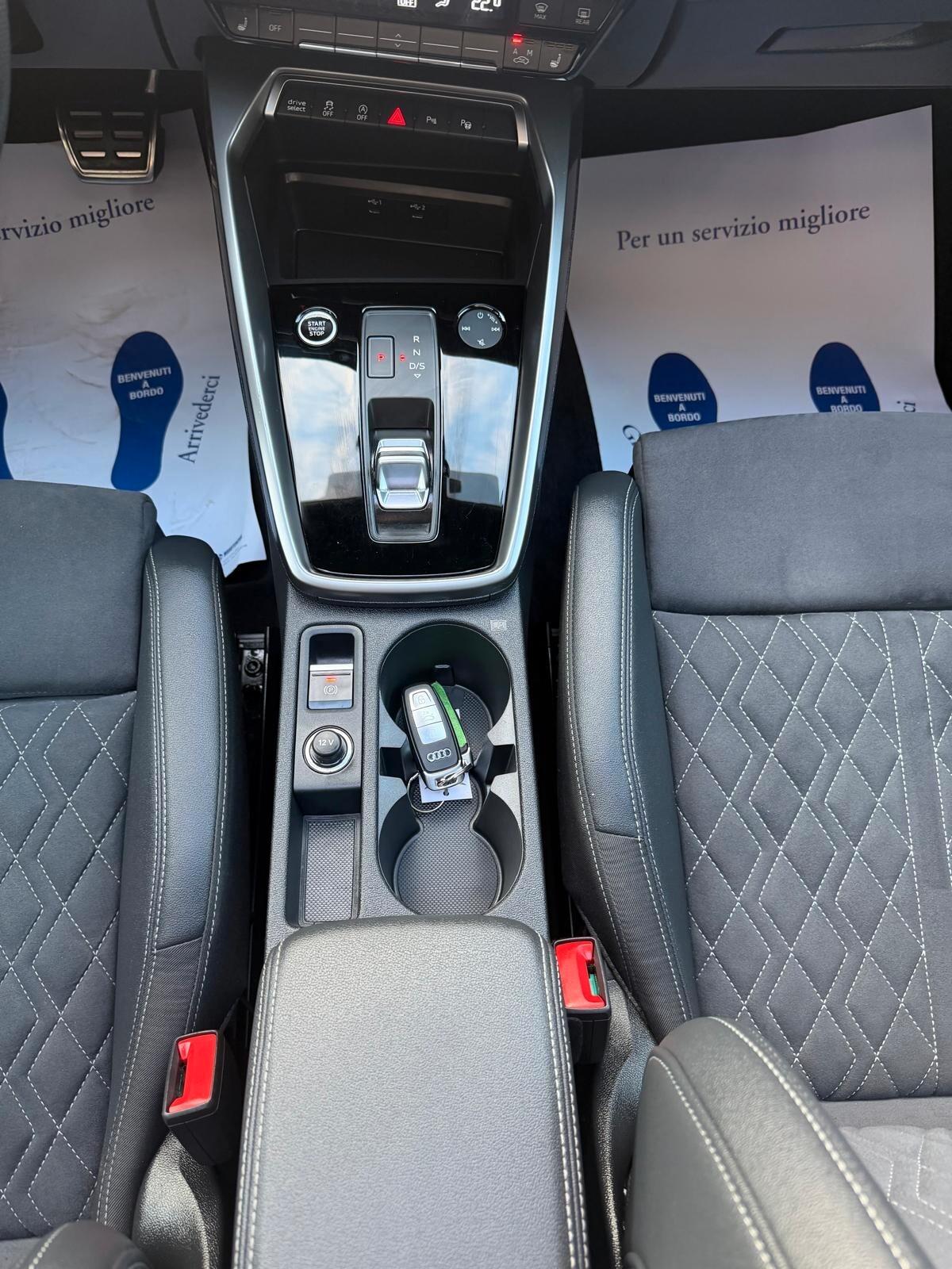 Audi A3 SPB 35 TDI S tronic line edition TETTO APRIBILE INTERNI PELLE E ALCANTARA S-LINE