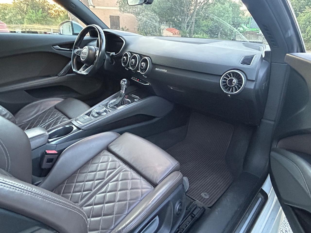 Audi TT TTS Coupé 2.0 TFSI 310 CV quattro S tronic