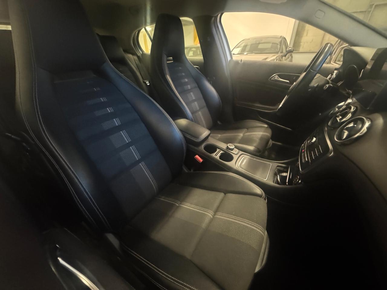 Mercedes-Benz GLA 180 180 d Sport auto UNICO PROPRIETARIO