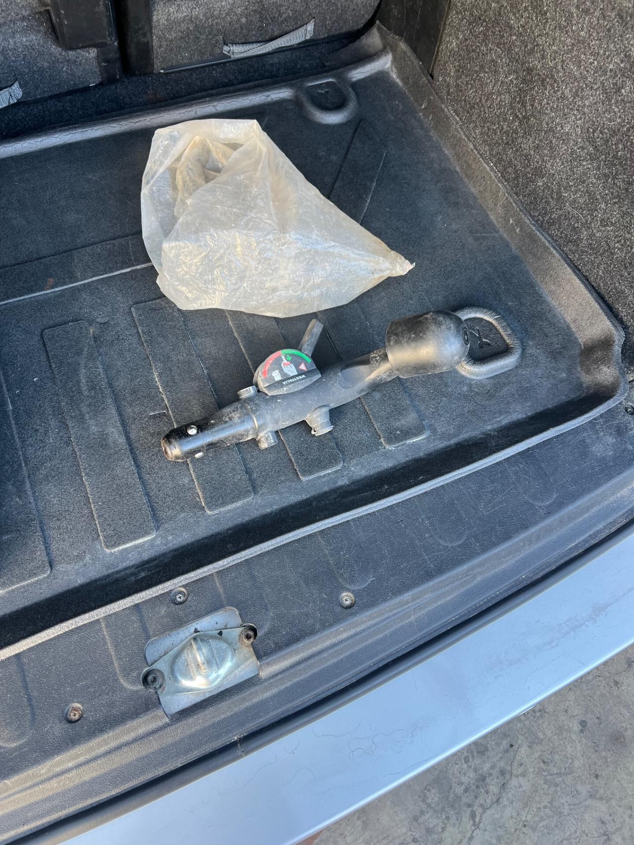 Citroen Nemo 1.3 HDi 75CV automatico e gancio traino