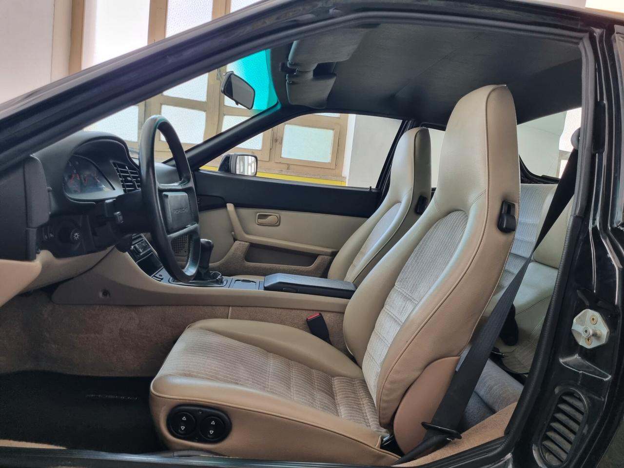 Porsche 944 allestimento S2, clima, sedili elettrici