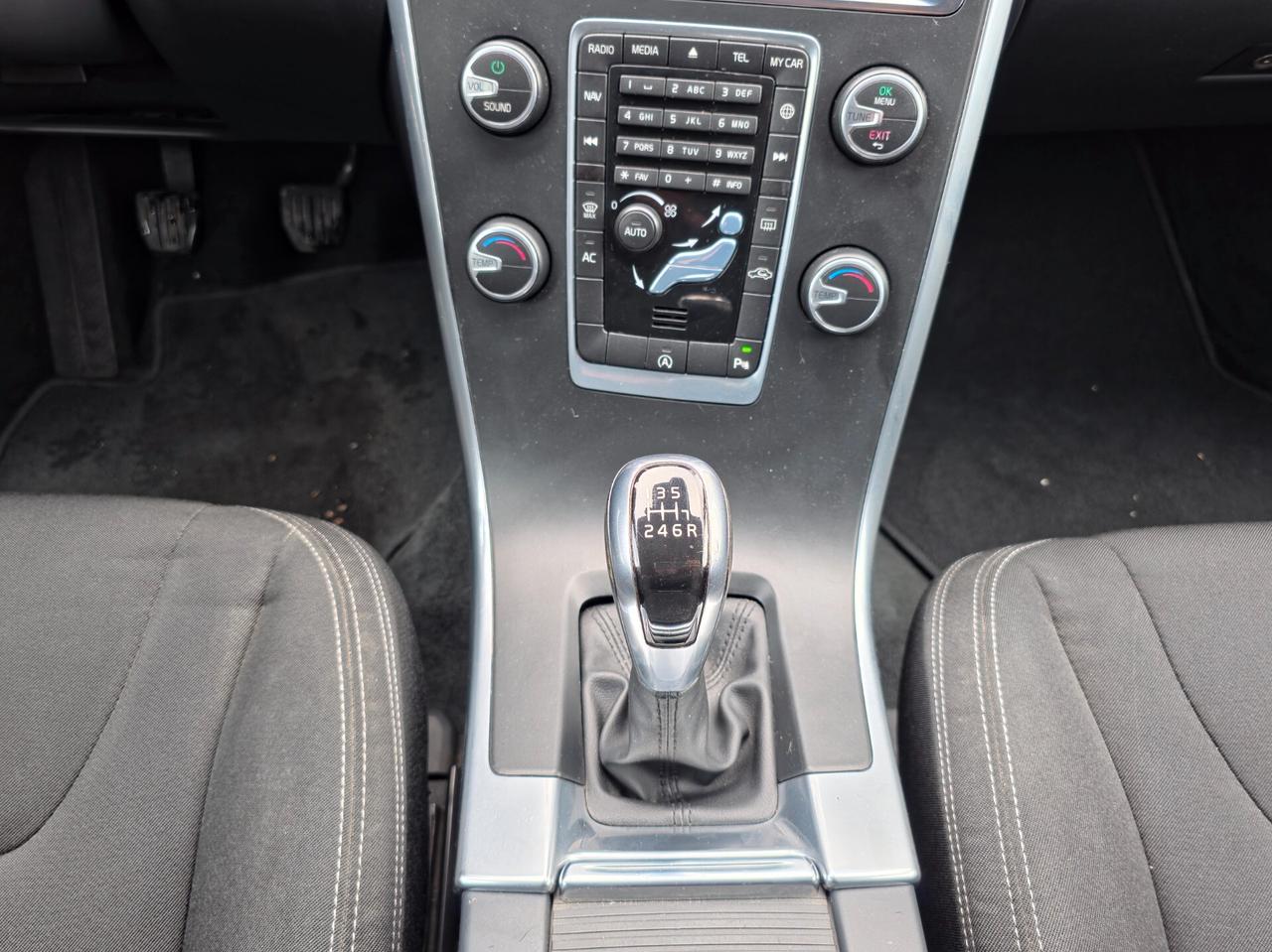 Volvo XC 60 XC60 D4 Summum 2015-E6 Manuale