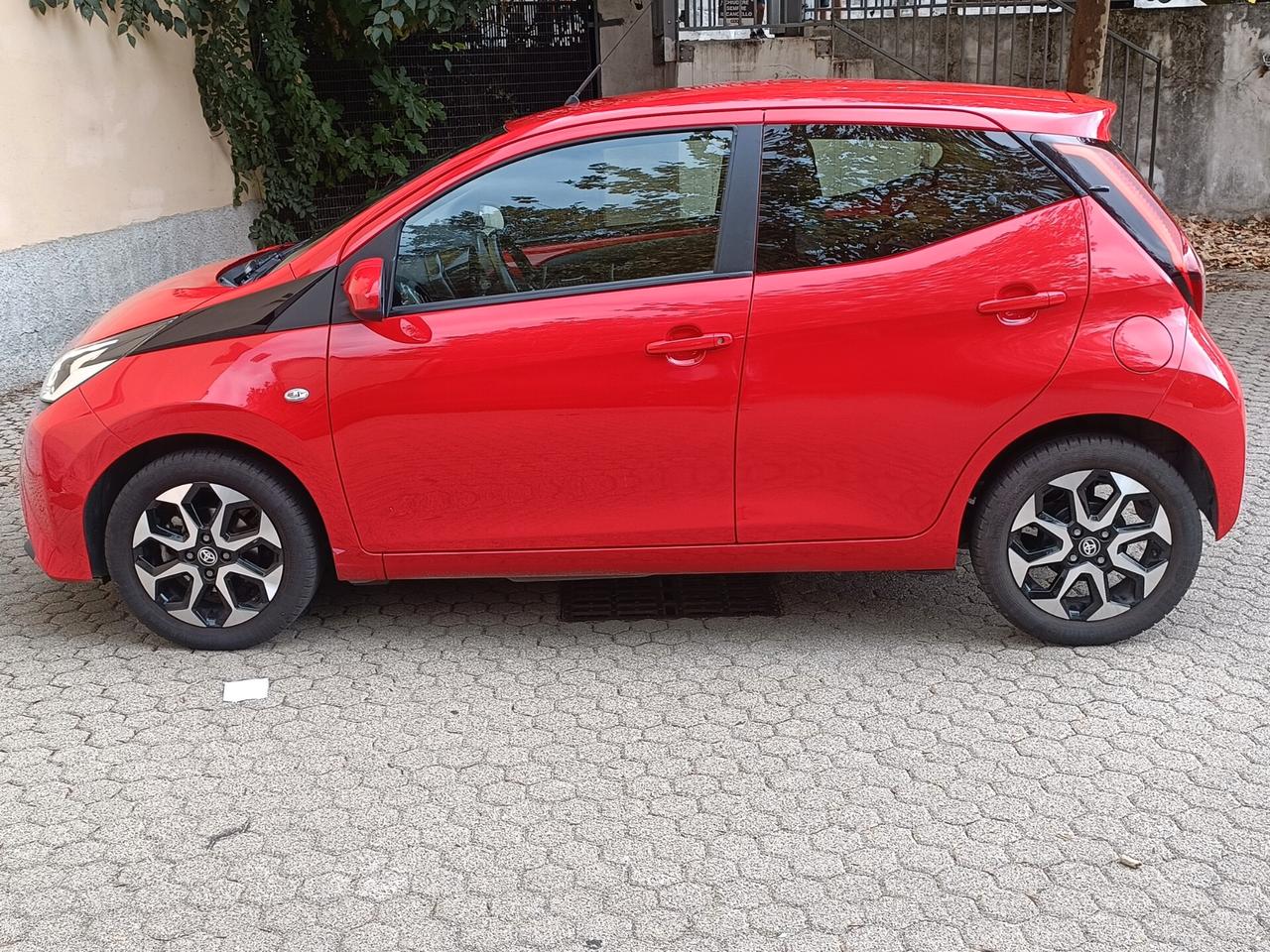 Toyota Aygo Connect 1.0 VVT-i 72 CV 5 porte x-play