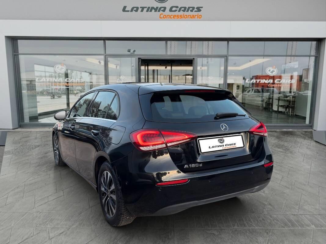 Mercedes Classe A 180 d Business Con TELECAMERA & NAVIGATORE