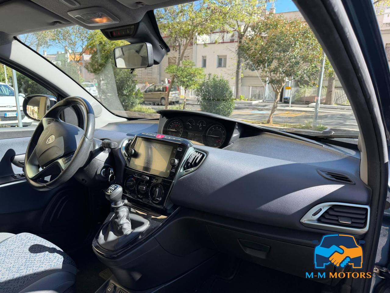 Lancia Ypsilon SILVER ECOCHIC