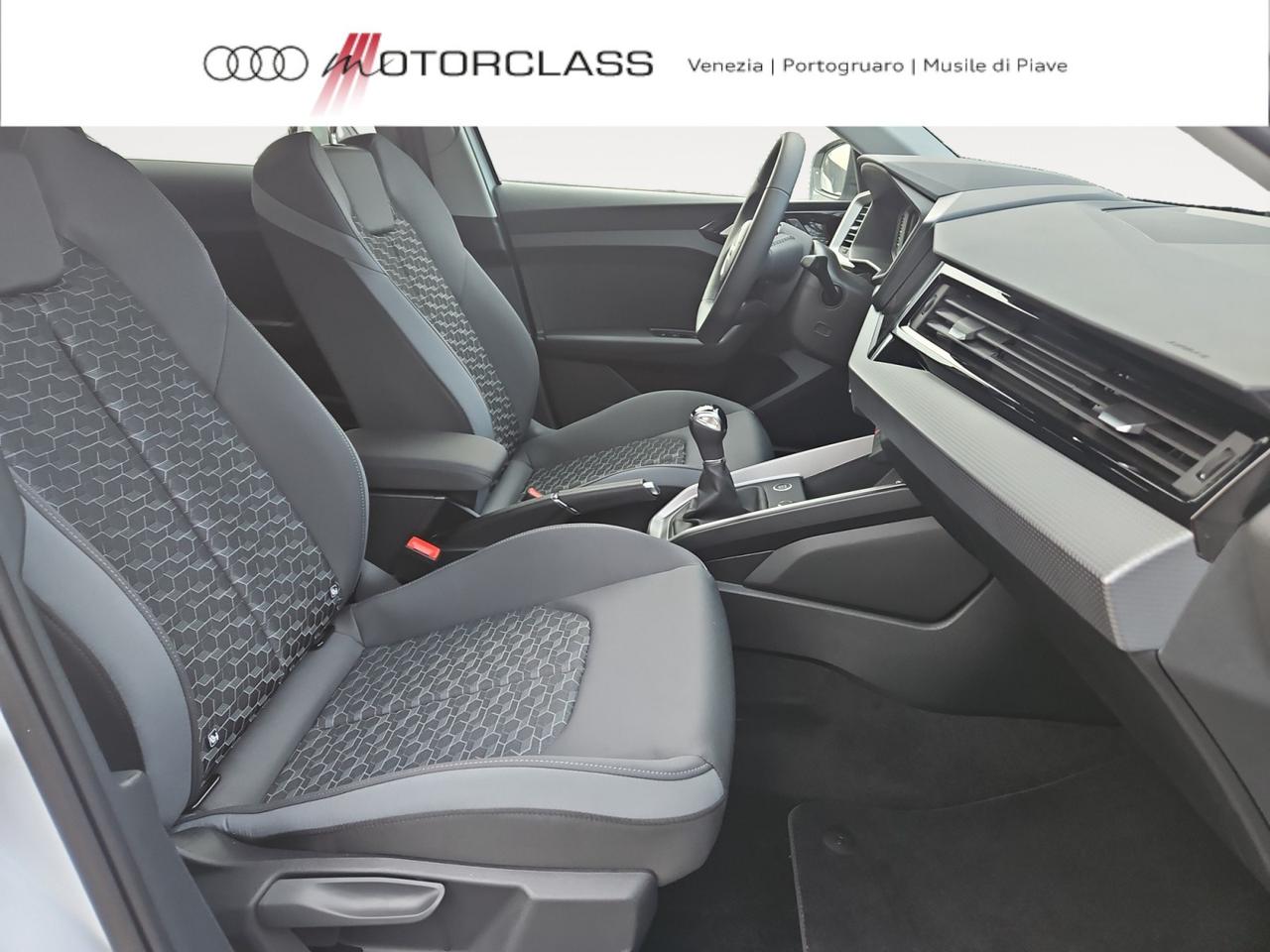 Audi A1 sportback 30 1.0 tfsi 116cv identity black