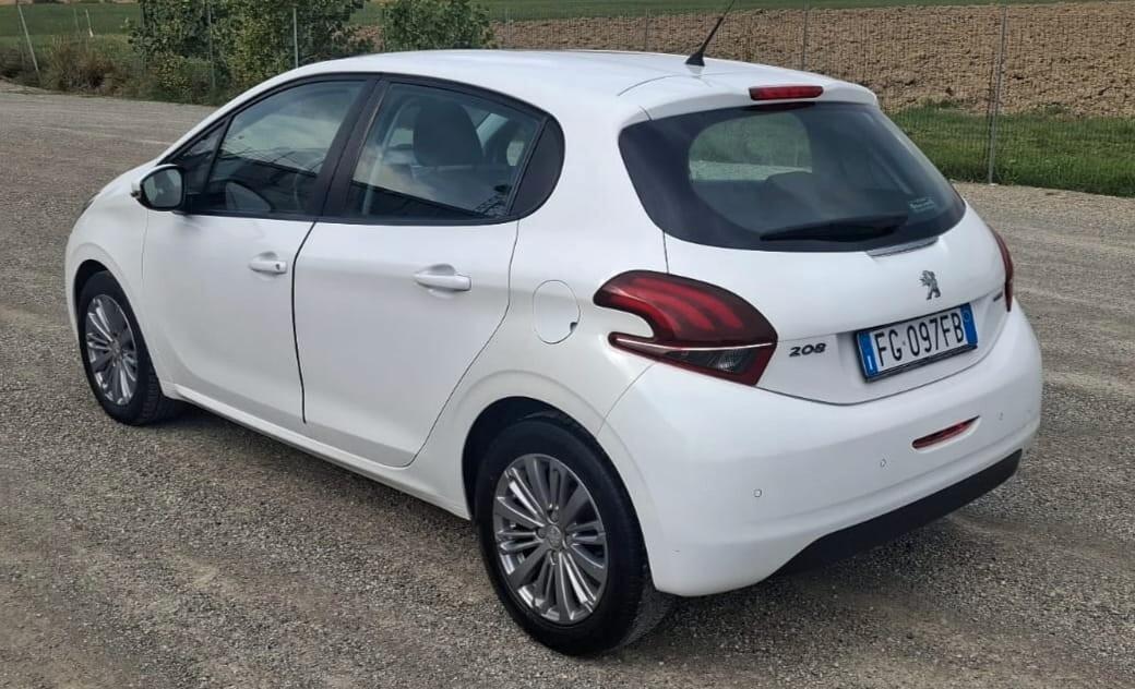 Peugeot 208 PureTech 82 5p. GPL Allure