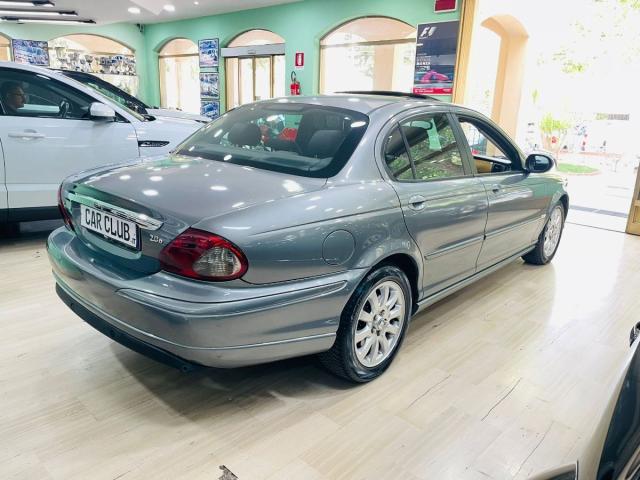 Jaguar X-Type 2.0D 131cv Berlina