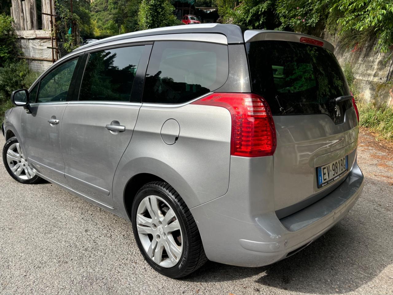 Peugeot 5008 2.0 HDi 150CV Allure