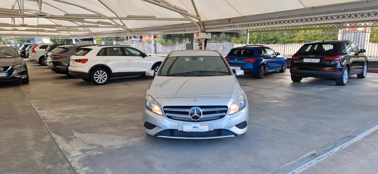Mercedes A 180 CDI Premium * Navi - Led - Retrocamera *