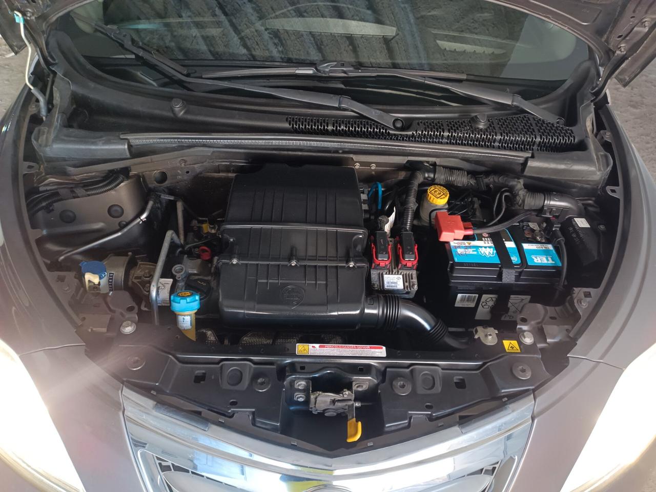 Lancia Ypsilon 1.2 69 CV Unyca