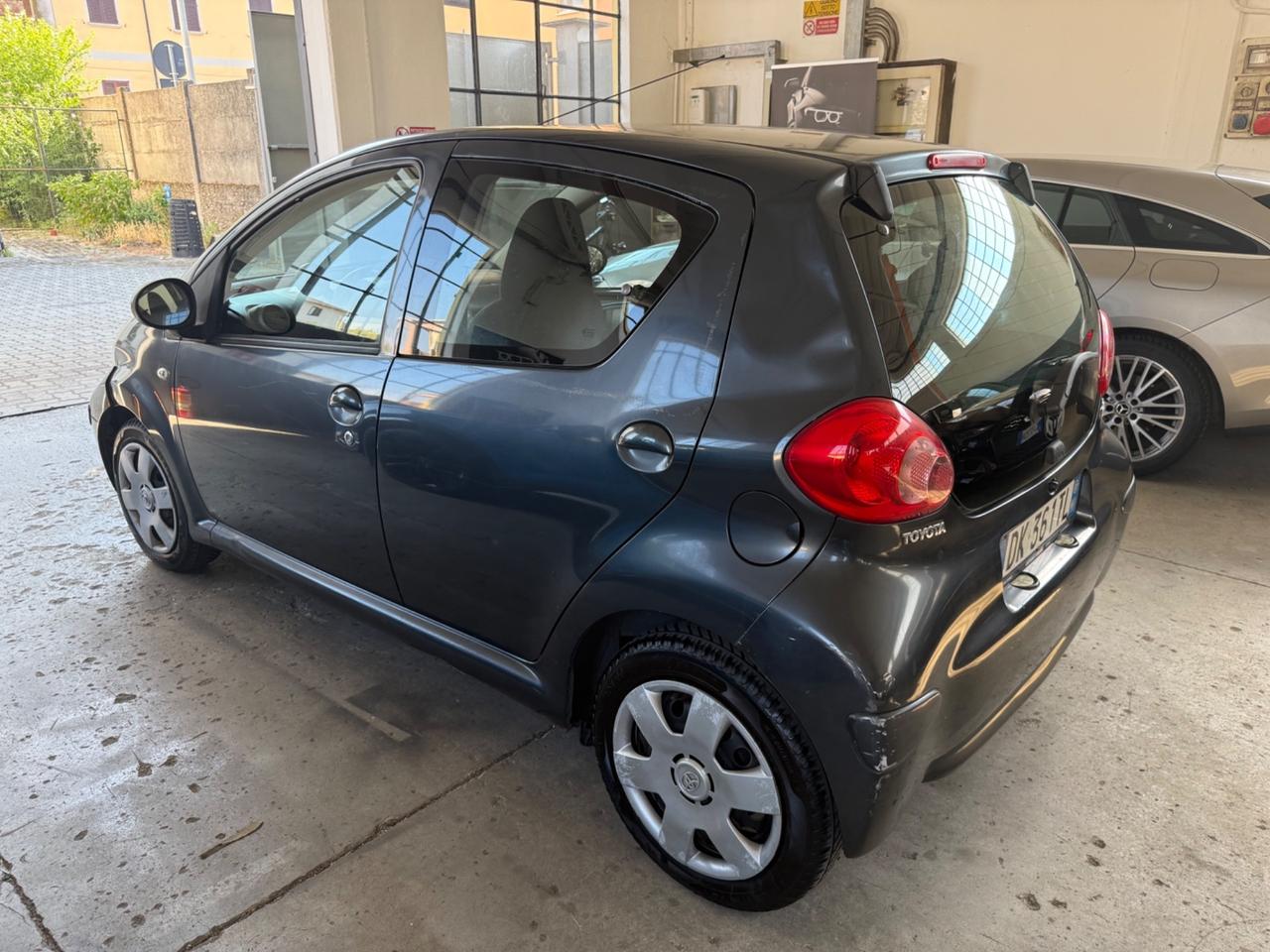 Toyota Aygo 1.0 12V VVT-i 5 porte Sol