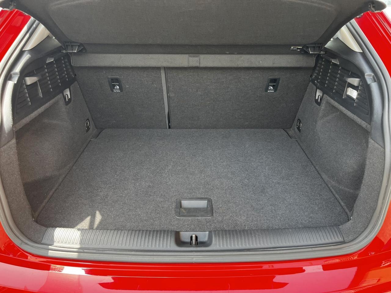 Audi Q2 30 TFSI S tronic Design S line