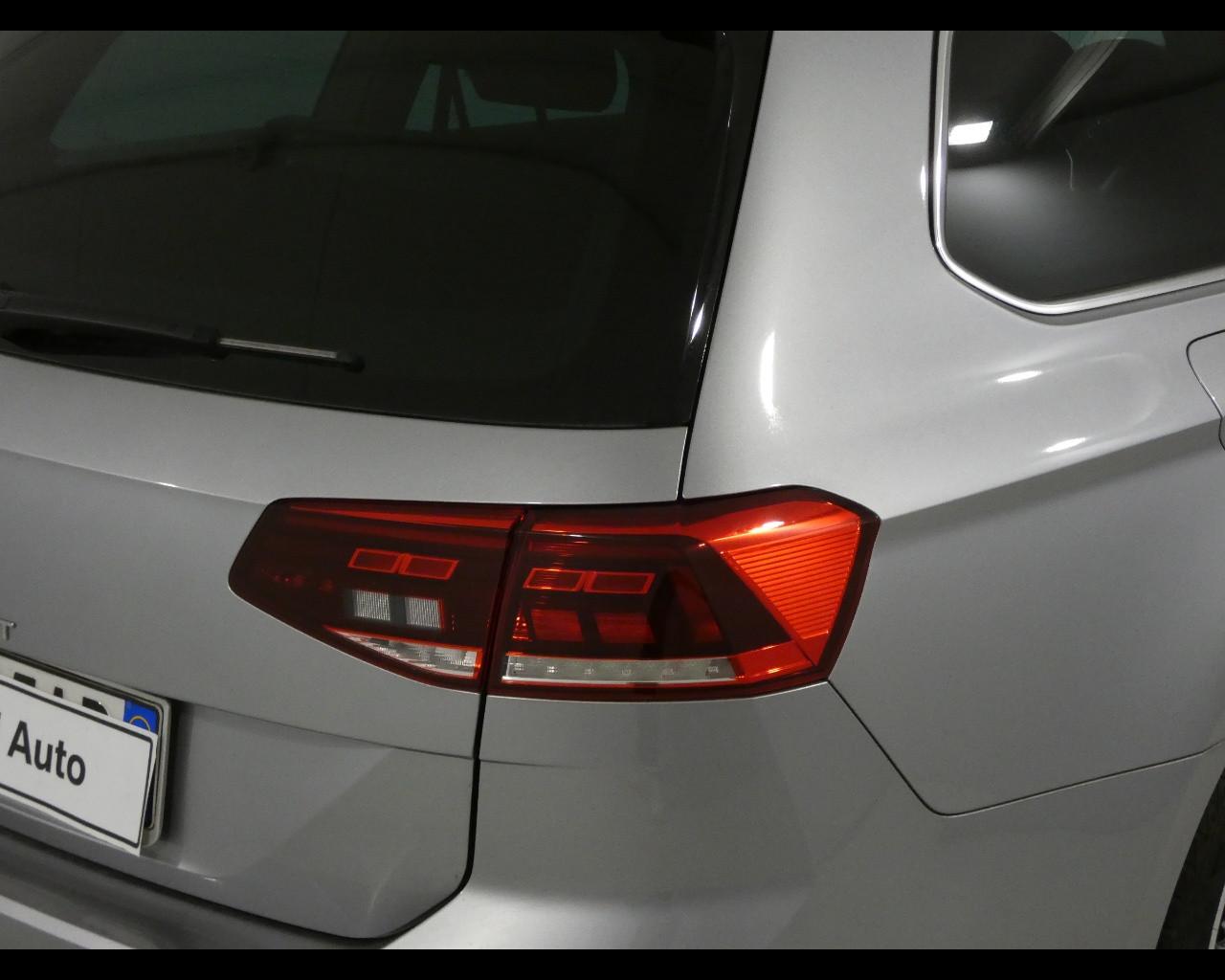 VOLKSWAGEN Passat 8ª serie - Passat Variant 2.0 TDI SCR EVO DSG Business