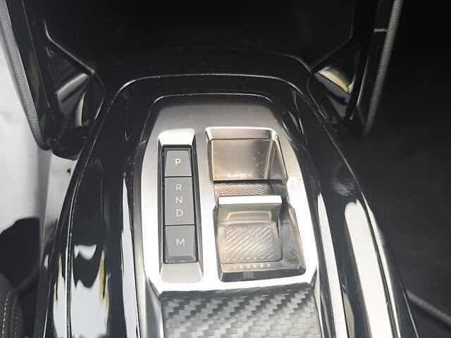 Peugeot 2008 PureTech 130 S&S EAT8 GT