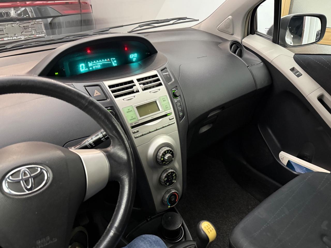 Toyota Yaris 1.0 5 porte Sol ok neopatentati