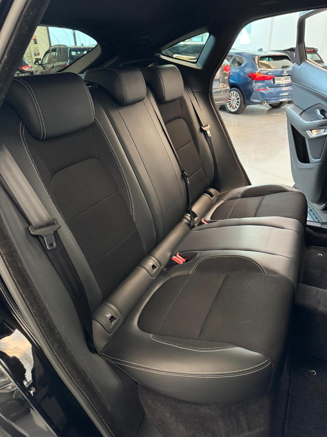 Jaguar E-Pace R-Dynamic P250 AWD 2.0cc 249cv Tagliandi ufficiali Finanziabile