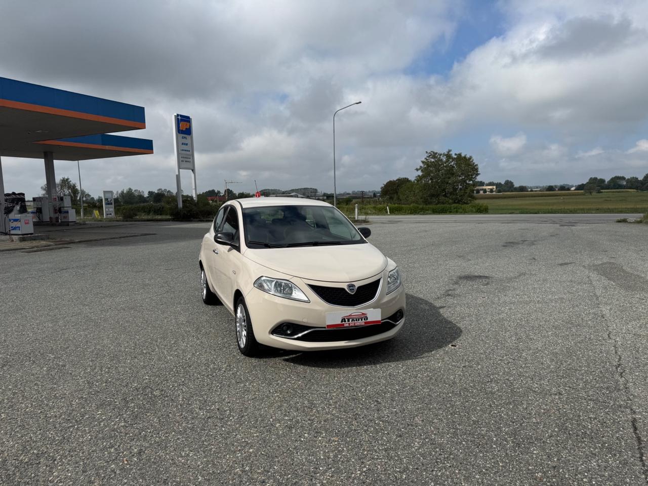 Lancia Ypsilon 1.3 MJT 16V 95 CV 5 porte S&S Silver