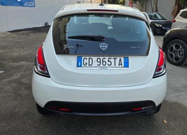 LANCIA Ypsilon 1.0 FireFly 5 porte S&S Hybrid Ecochic Silver