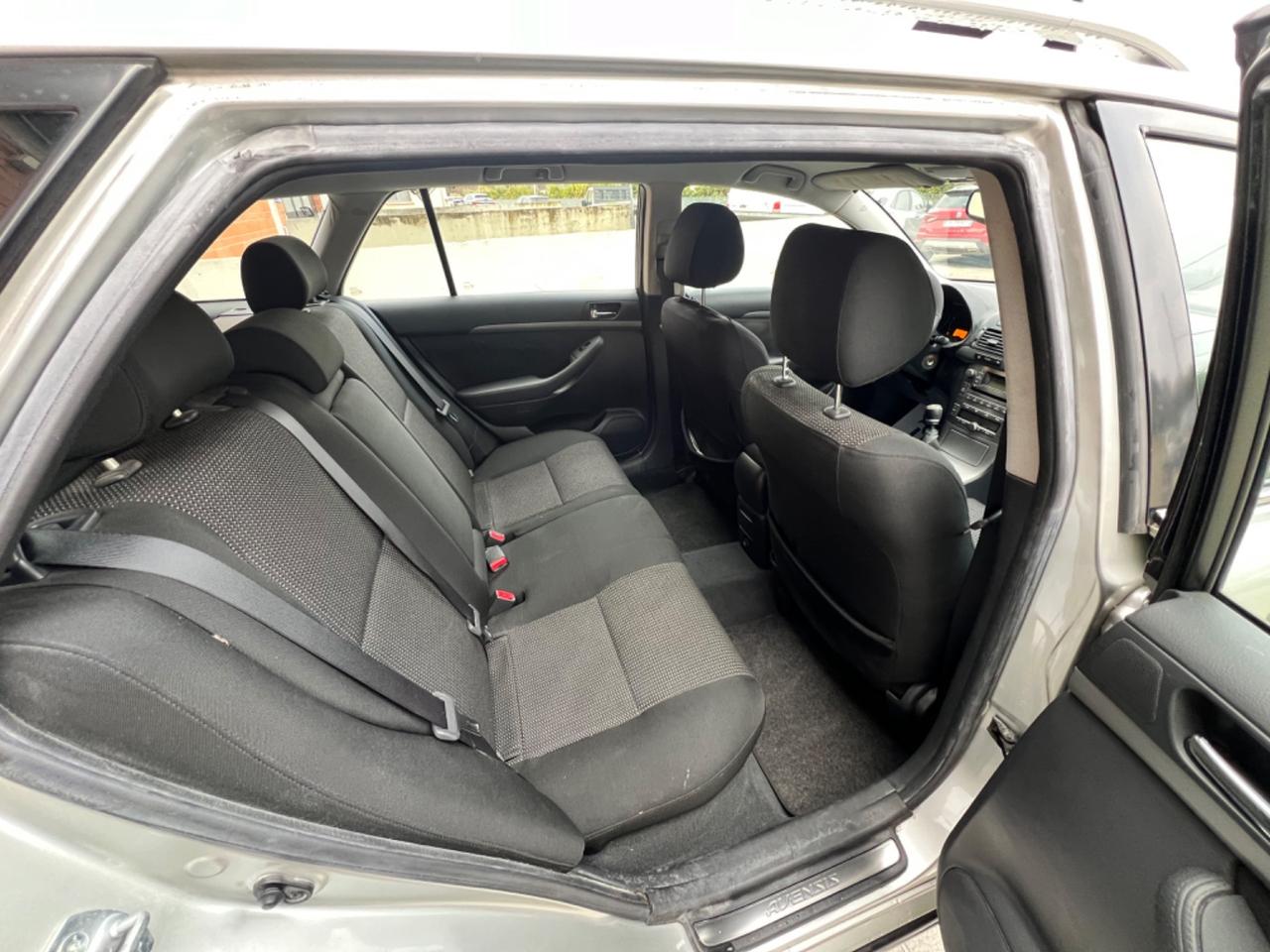 Toyota Avensis 2.0 D-4D 16V Station Wagon