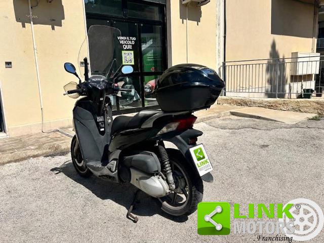 HONDA SH 300 i Bauletto e Visiera inclusi