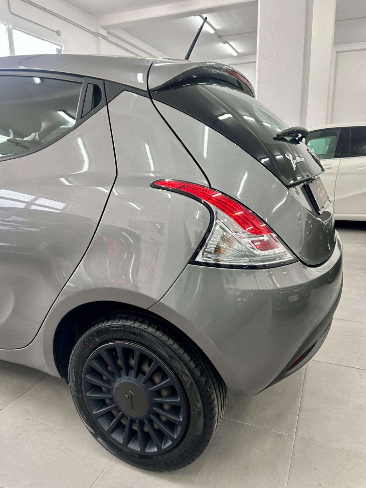 Lancia Ypsilon 1.0 FireFly S&S Hybrid FINANZIABILE