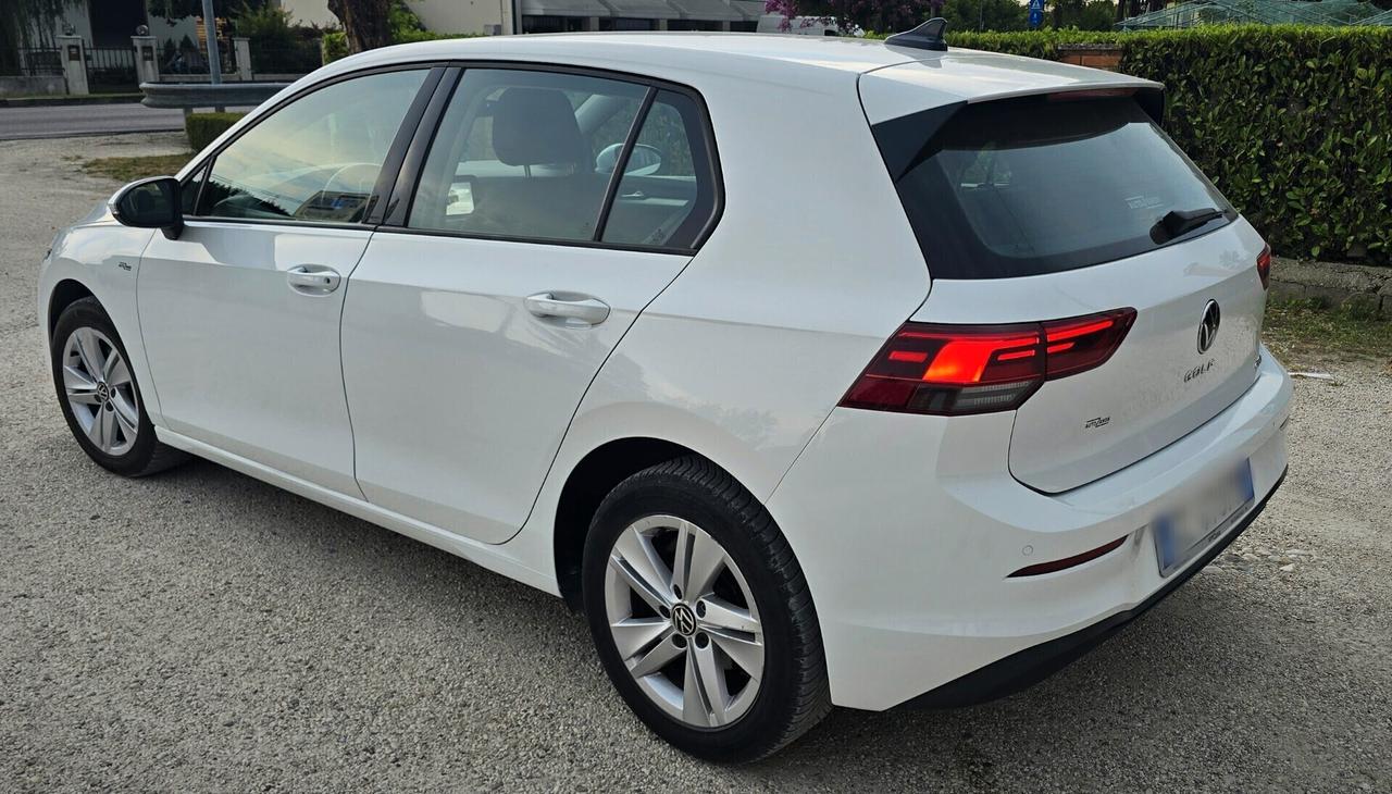 Volkswagen Golf eTSI EVO DSG - PERFETTA