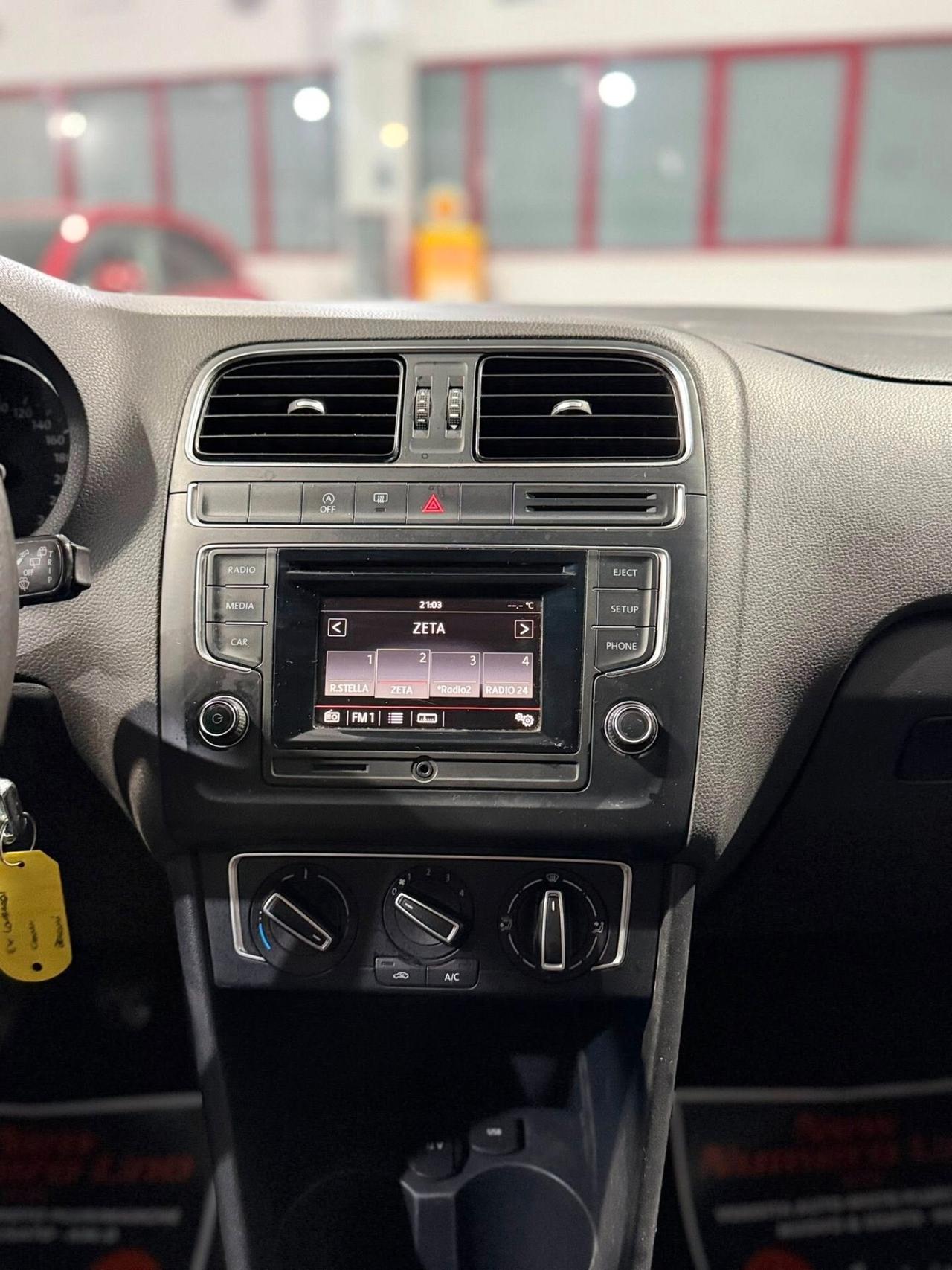 Volkswagen Polo 1.4 TDI 75cv Comfortline 2015