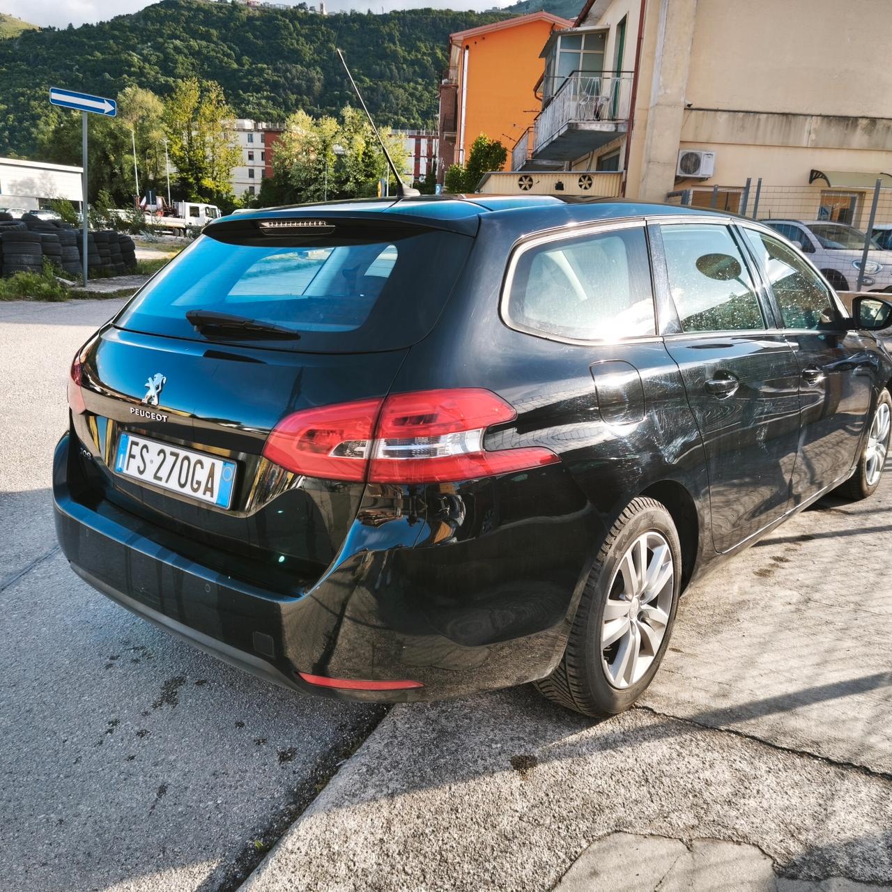 Peugeot 308 BlueHDi 130 S&S Business