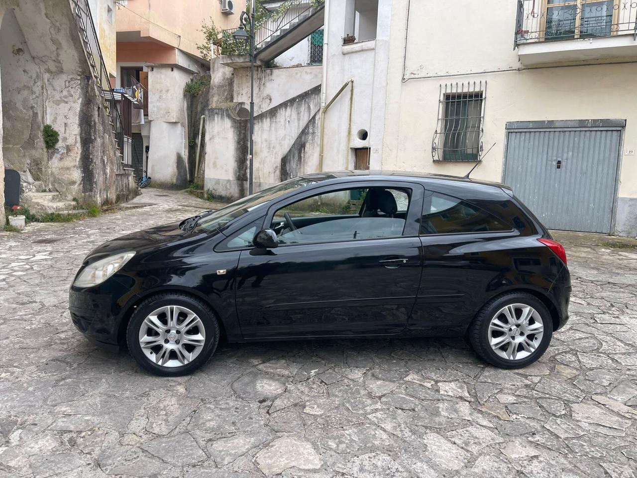 Opel Corsa 1.2 3 porte Enjoy