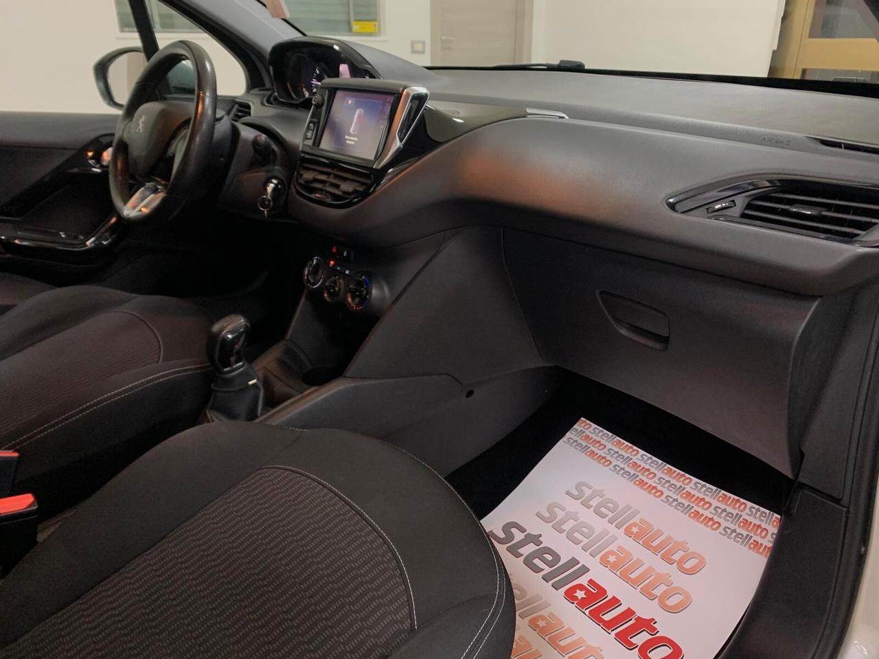 Peugeot 208 PureTech 82 5 porte Allure