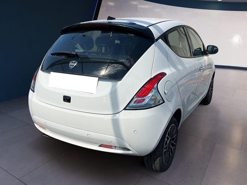 Lancia Ypsilon NUOVA My24 402 Platino 1.0