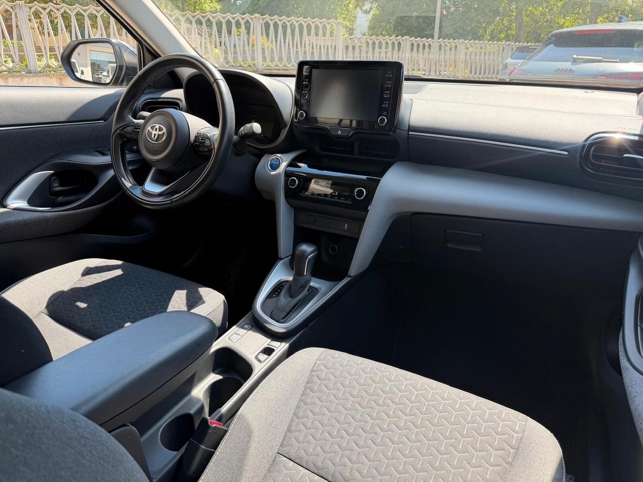 Toyota Yaris Cross E-CVT Business Sport utility Full Hybrid