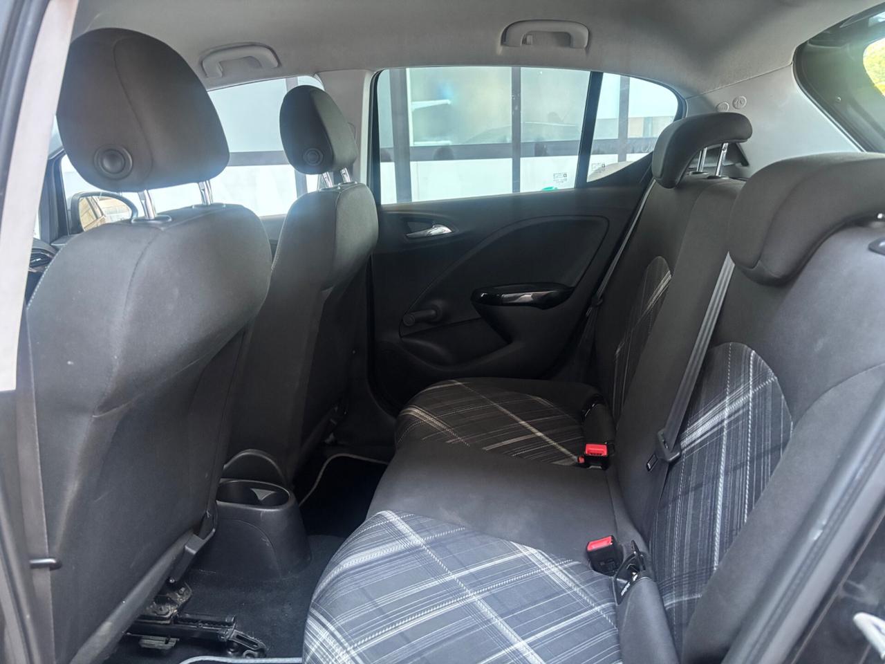 Opel Corsa 1.2 5 porte b-Color